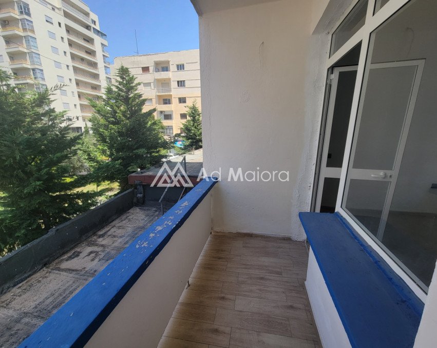 SHITET APARTAMENT TE DREJTORIA E POLICISE DURRES