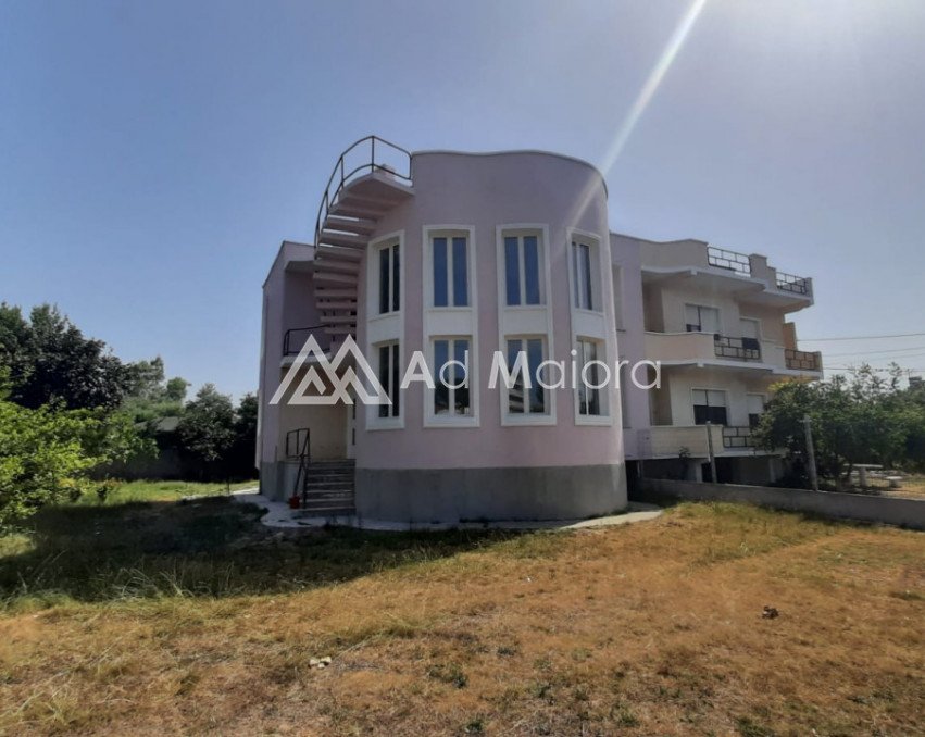 Shtepi private ne shitje