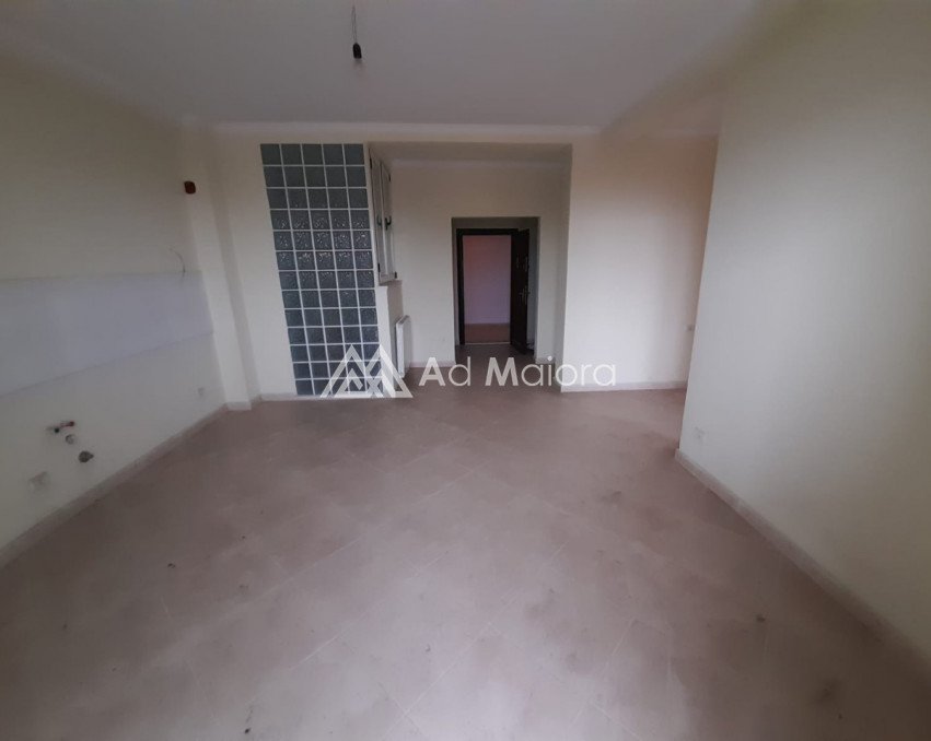 APARTAMENT NE SHITJE