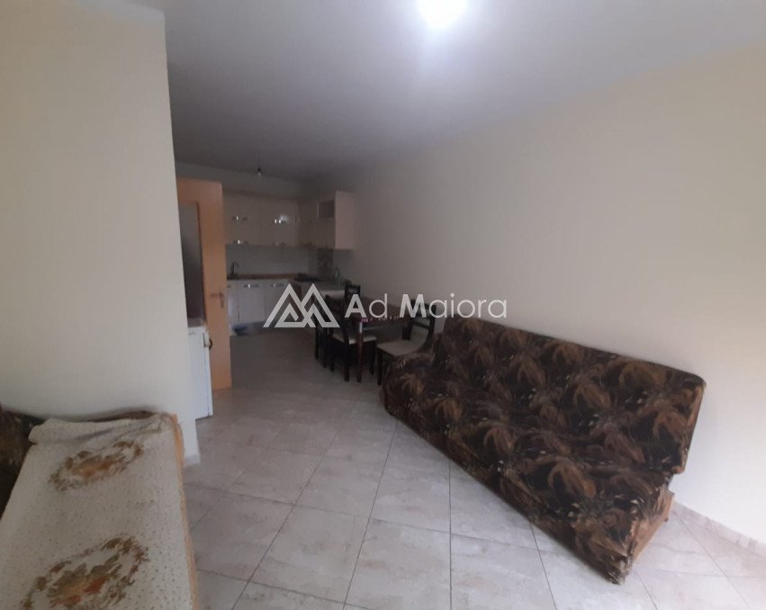 JEPET APARTAMENT ME QIRA 2+1