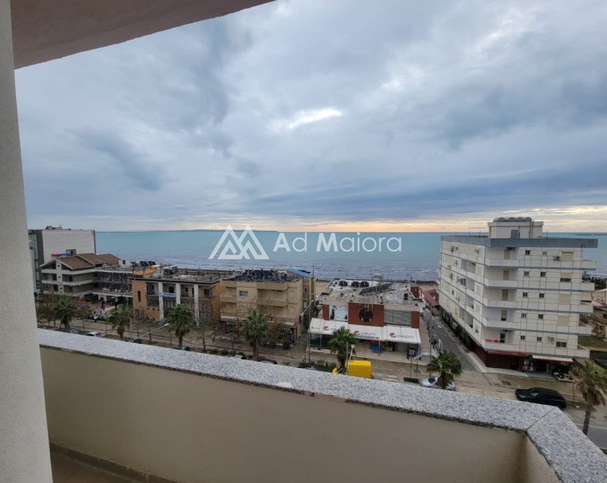 shitet apartament 2+1+2 ne plazh me pamje deti