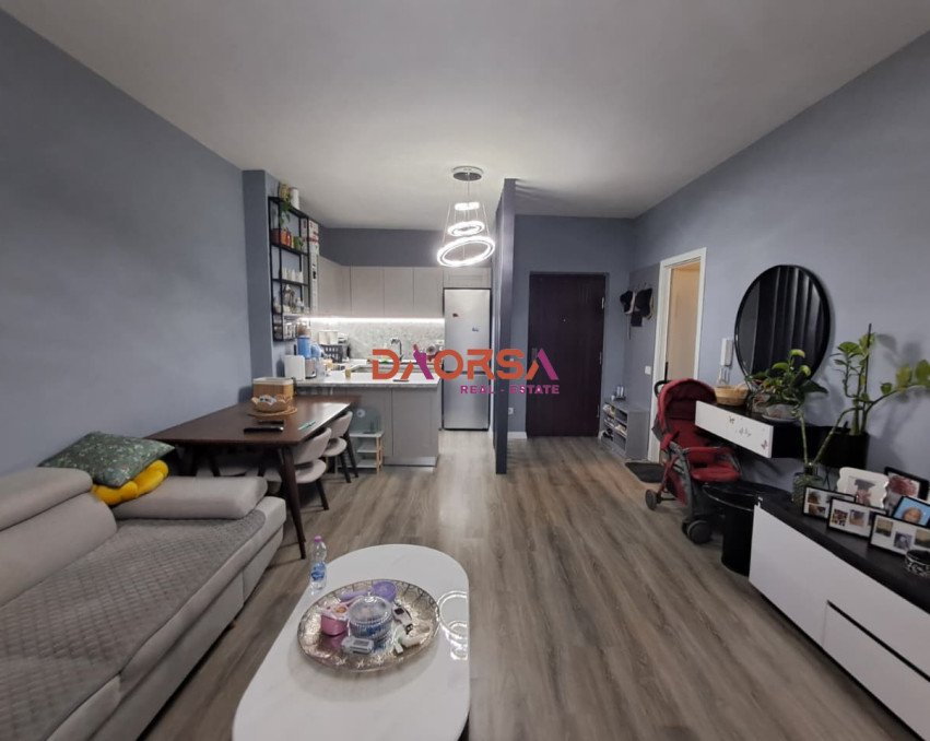 SHITET APARTAMENT 2+1 DURRES TE STACIONI TRRENIT