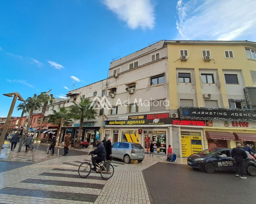 JEPET ME QIRA AMBJENT BIZNESI NE QENDER PER QIRA