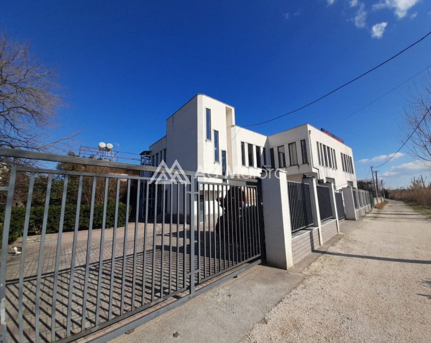 SHITET OBJEKTI OSE JEPET ME QIRA