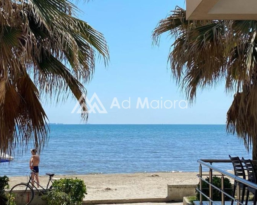 JEPET APARTAMENT ME QIRA NE PLAZH 1+1