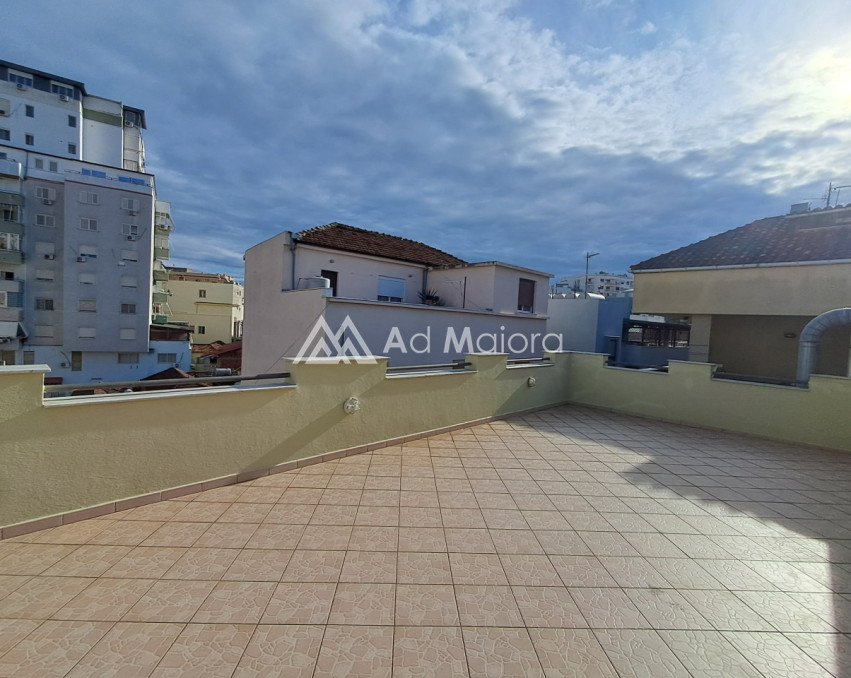 JEPET APARTAMENT ME QIRA 1+1 NE QENDER DURRES