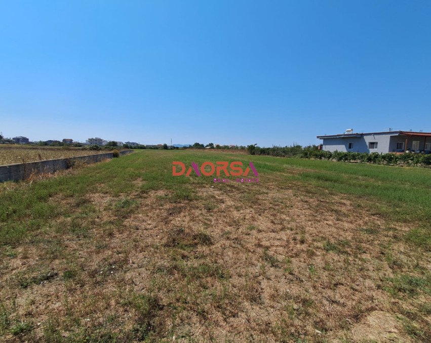 SHITET TOKË NË FLLAKË – DURRËS