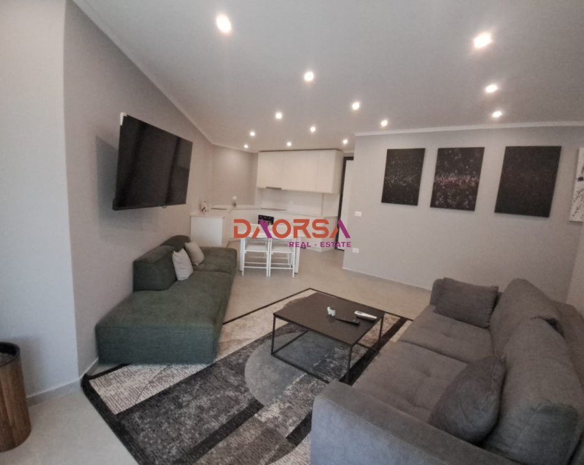 JEPET ME QIRA 2+1 NE CURRILA