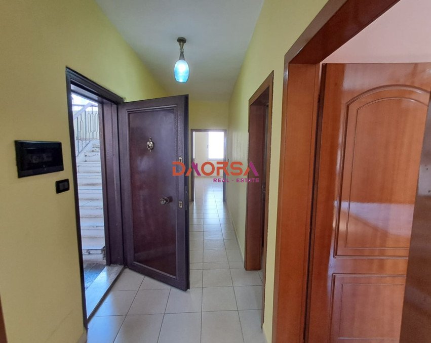 SHITET APARTAMENT – PRANË KOPSHTIT IVINA, DURRËS