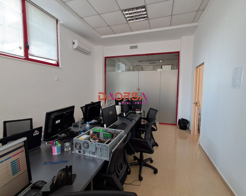 JEPEN ME QIRA 2 AMBIENTE PËR ZYRA – VOLLGA, DURRËS