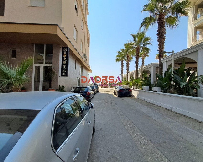 Shitet apartament 1+1 – Plazh, pranë Hotel Palace