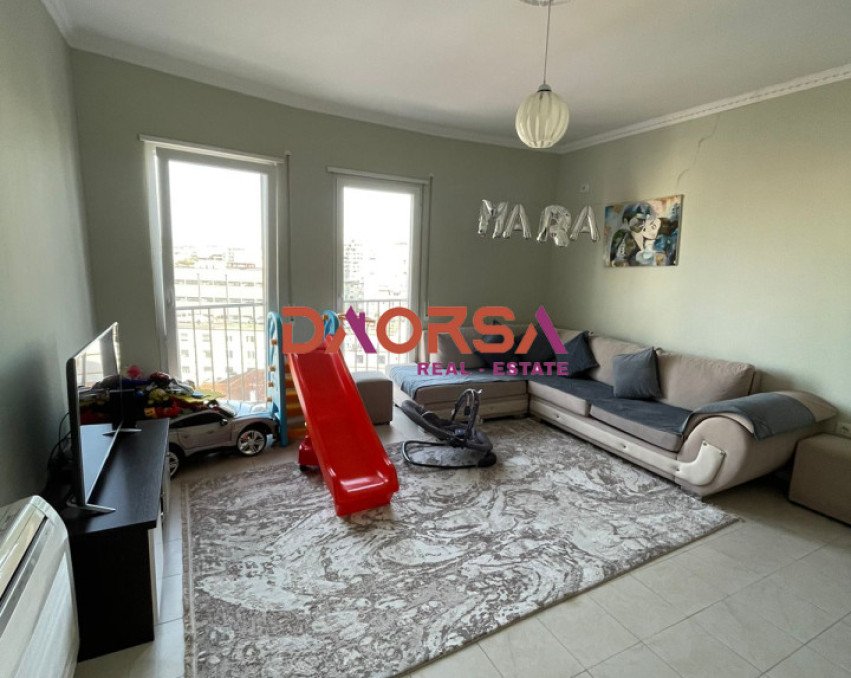 Shitet Apartament 2+1 – Qendra e Durrësit,