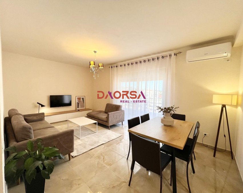 Shitet apartament 3+1+2 në Durrës – Ish Rajoni