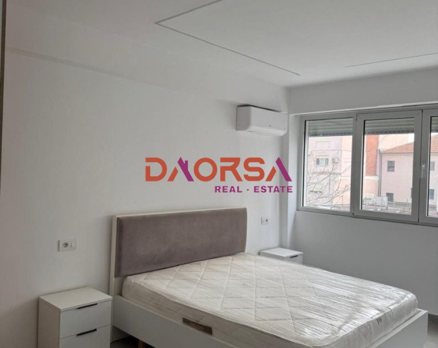 Shitet Apartament në Durrës Pranë kopshtit Sotir